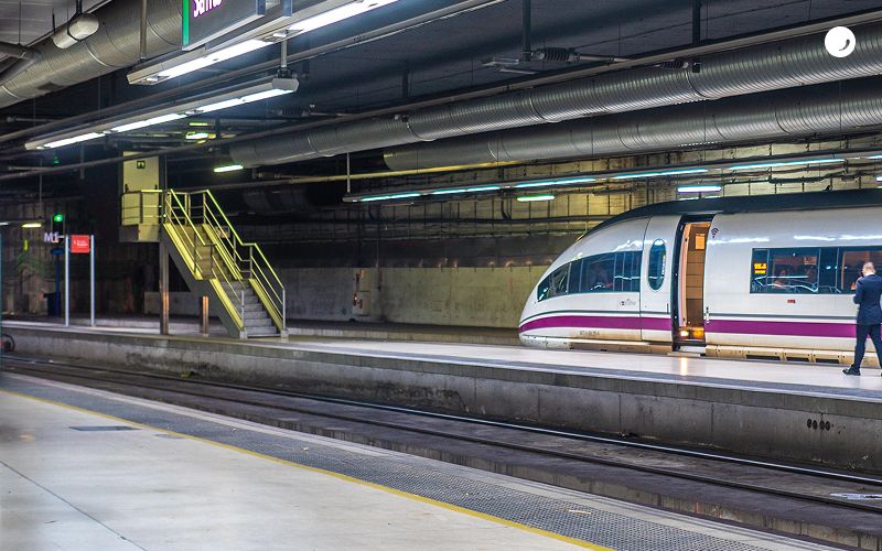 Barcelona Sants: cuándo llegar antes de tu tren | aparca&go